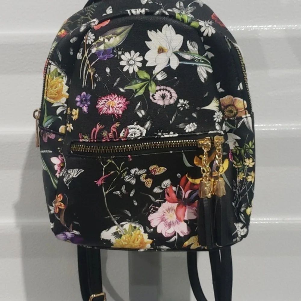 Mini backpack butterfly and flower design‎